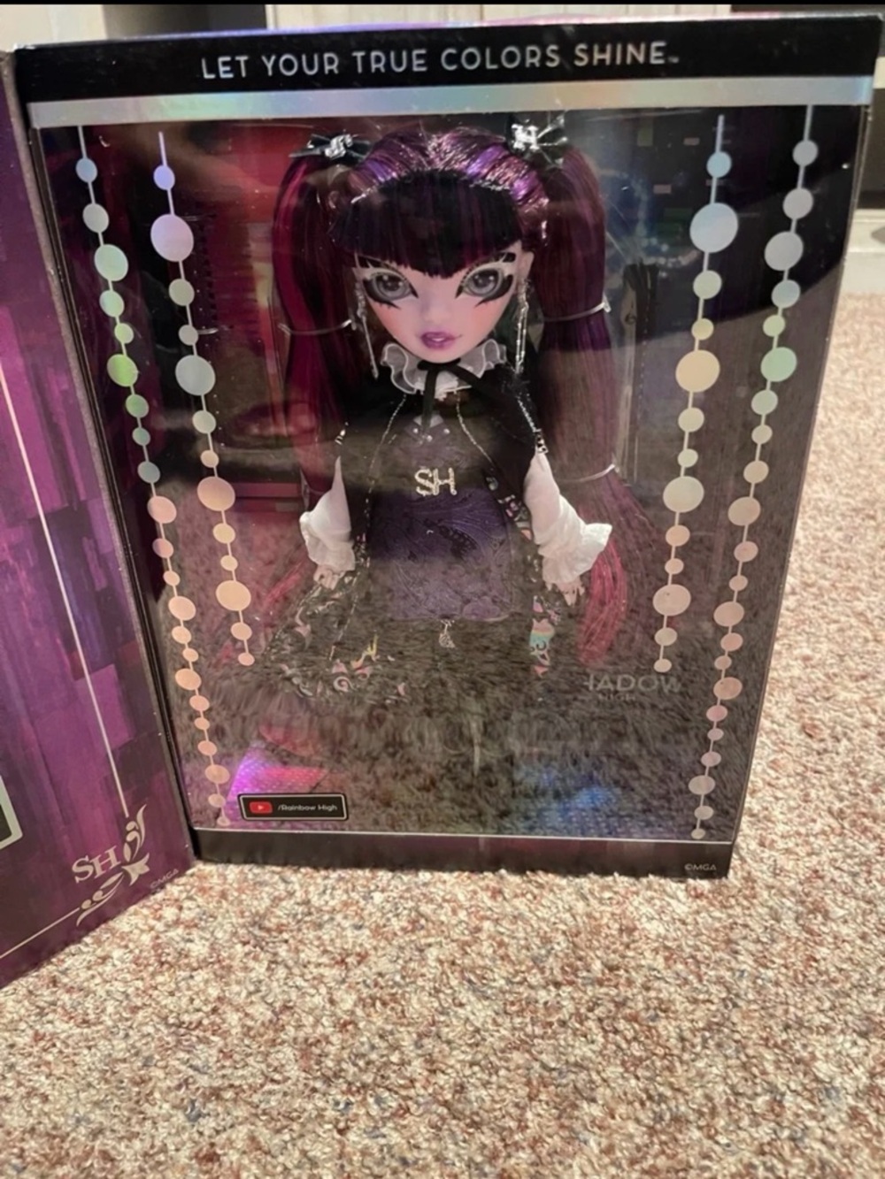 Rainbow High Shadow Costume Ball Makeup Set - Purple & Black - Picture 2 of 3